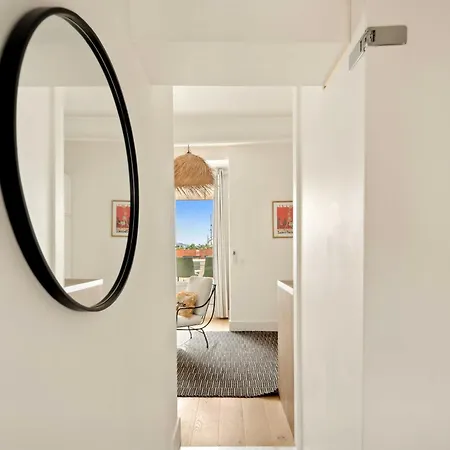 Magnificent - Ac- 2br-